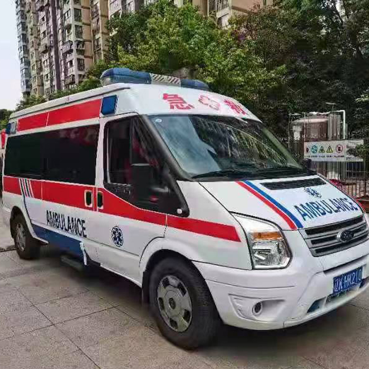 红山街道长途救护车护送病人返乡